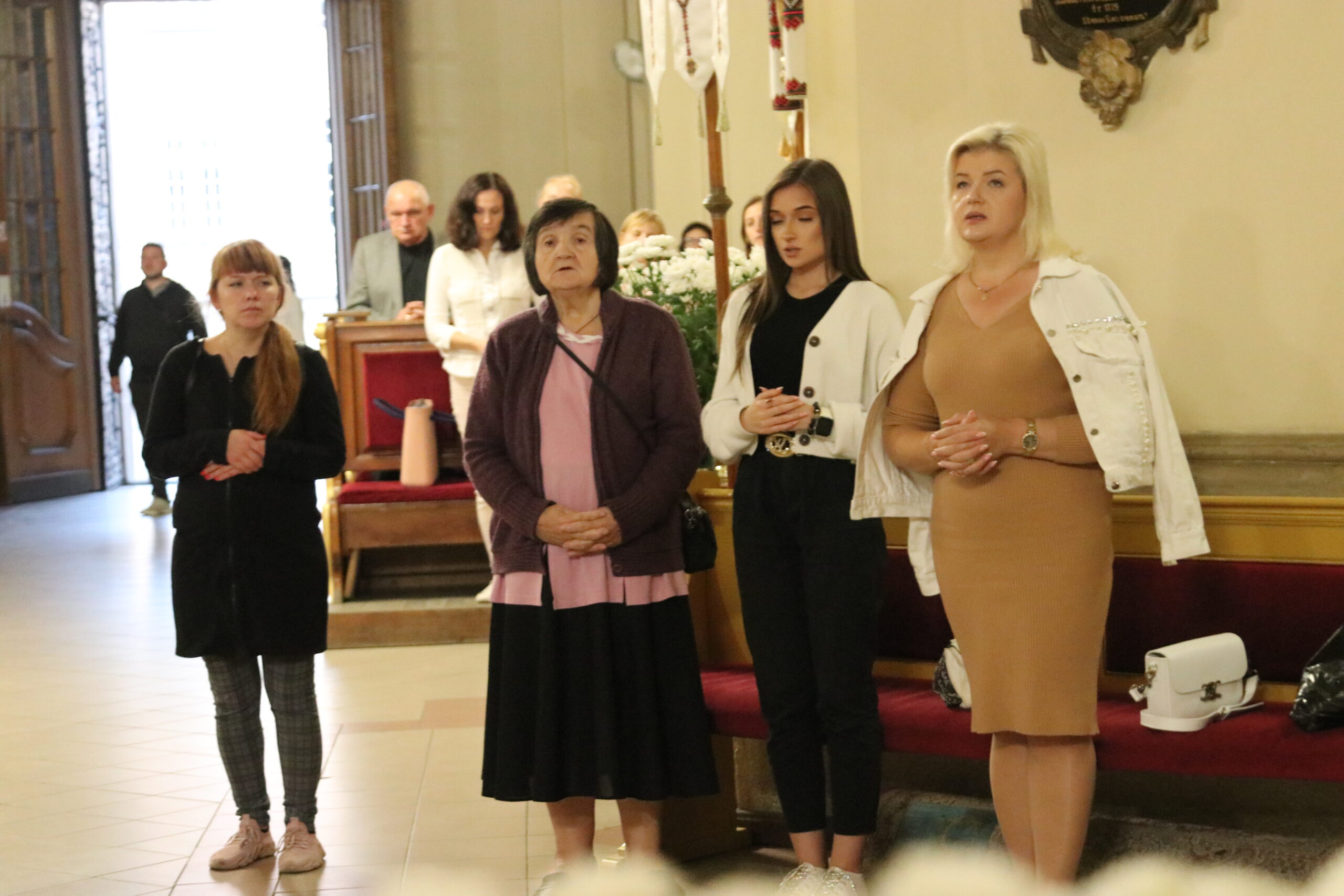 «Подаруймо собі молитовну тишу»: у перший понеділок жовтня традиційно відбувся молитовний вечір для медиків та їх пацієнтів «Подаруймо собі молитовну тишу»: у перший понеділок жовтня традиційно відбувся молитовний вечір для медиків та їх пацієнтів