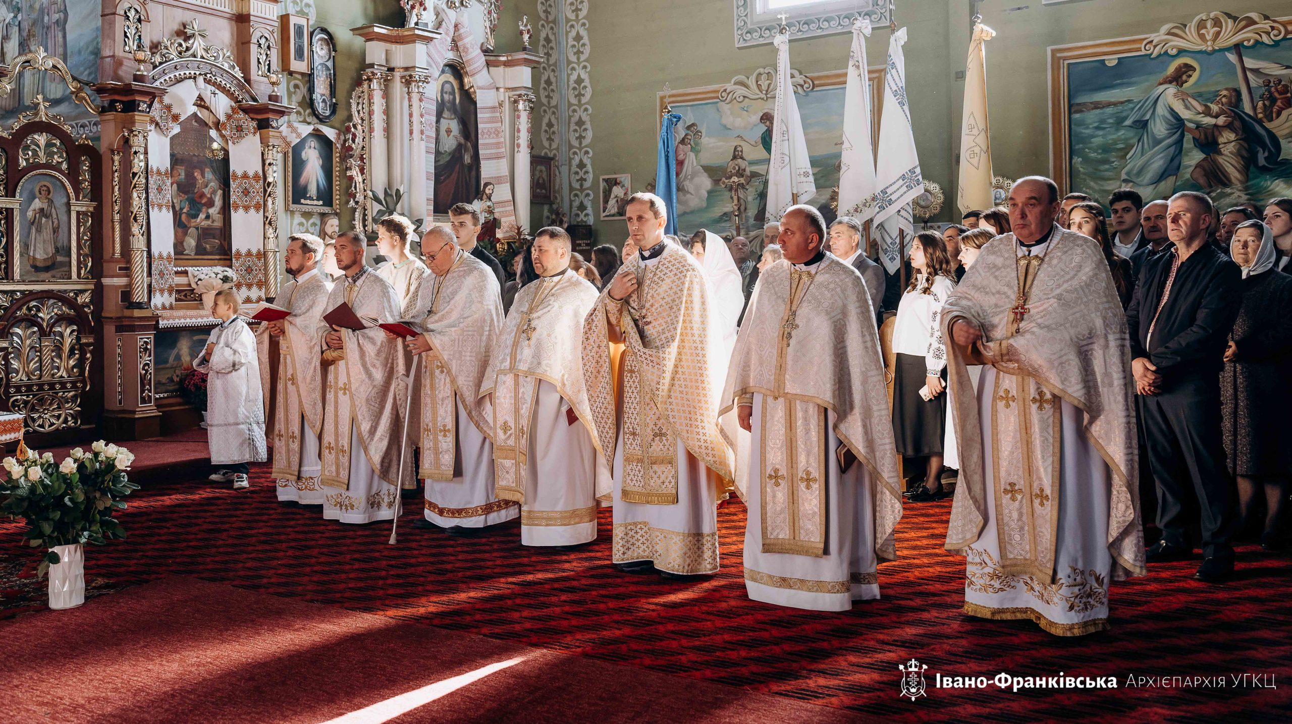 «Щасливі є ті люди, які своїми серцями стали подібні до доброї землі», – Митрополит Володимир у Солотвині «Щасливі є ті люди, які своїми серцями стали подібні до доброї землі», – Митрополит Володимир у Солотвині