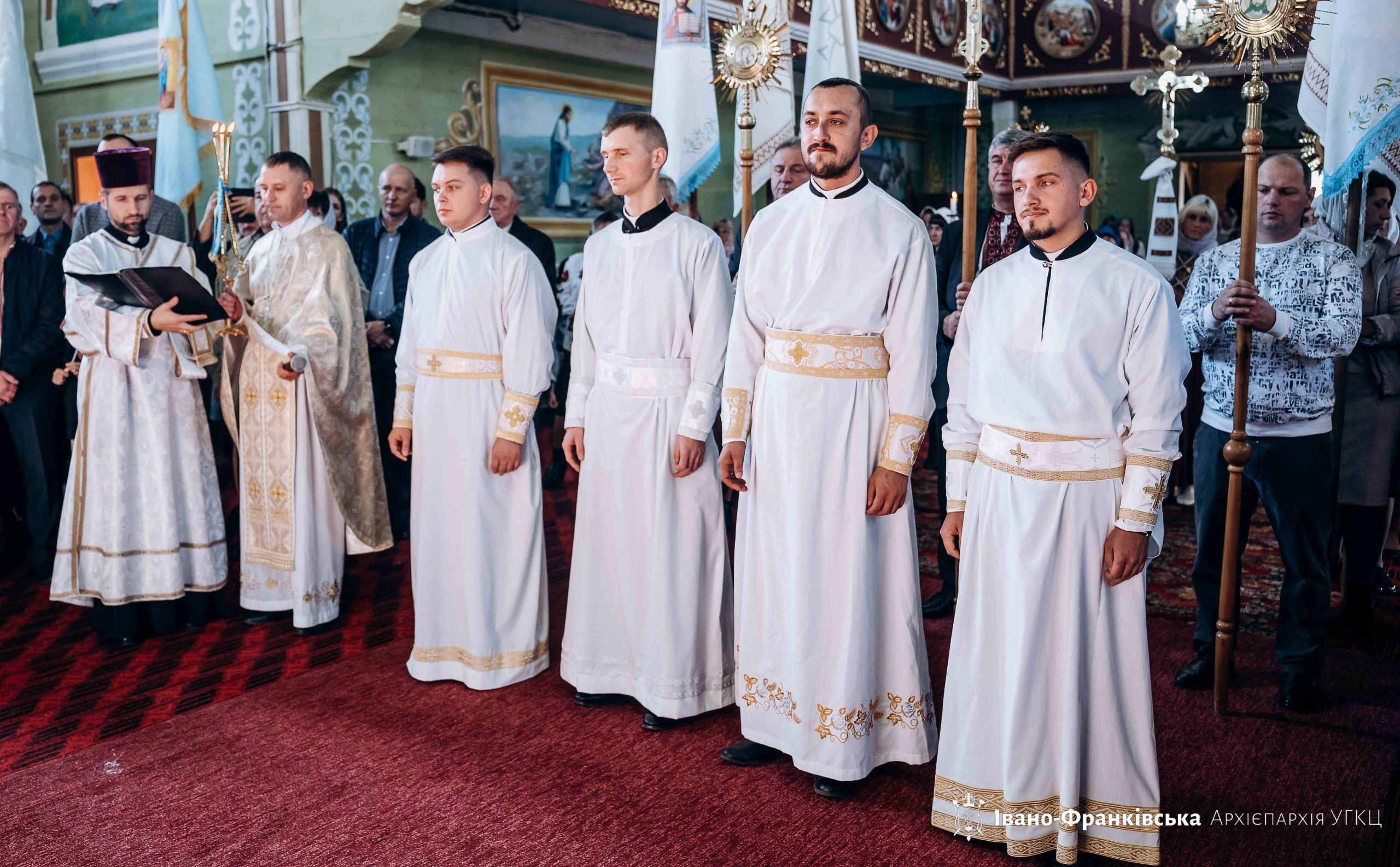 «Щасливі є ті люди, які своїми серцями стали подібні до доброї землі», – Митрополит Володимир у Солотвині «Щасливі є ті люди, які своїми серцями стали подібні до доброї землі», – Митрополит Володимир у Солотвині