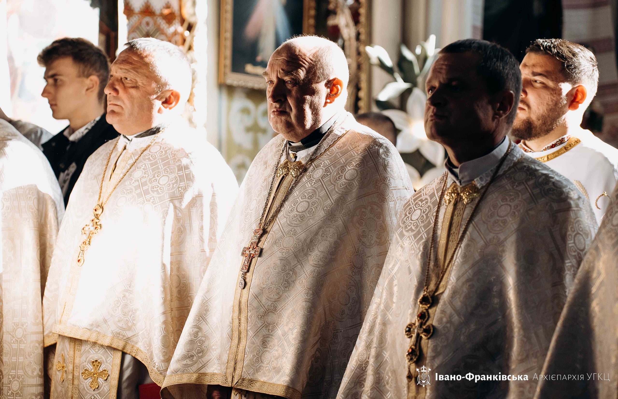 «Щасливі є ті люди, які своїми серцями стали подібні до доброї землі», – Митрополит Володимир у Солотвині «Щасливі є ті люди, які своїми серцями стали подібні до доброї землі», – Митрополит Володимир у Солотвині