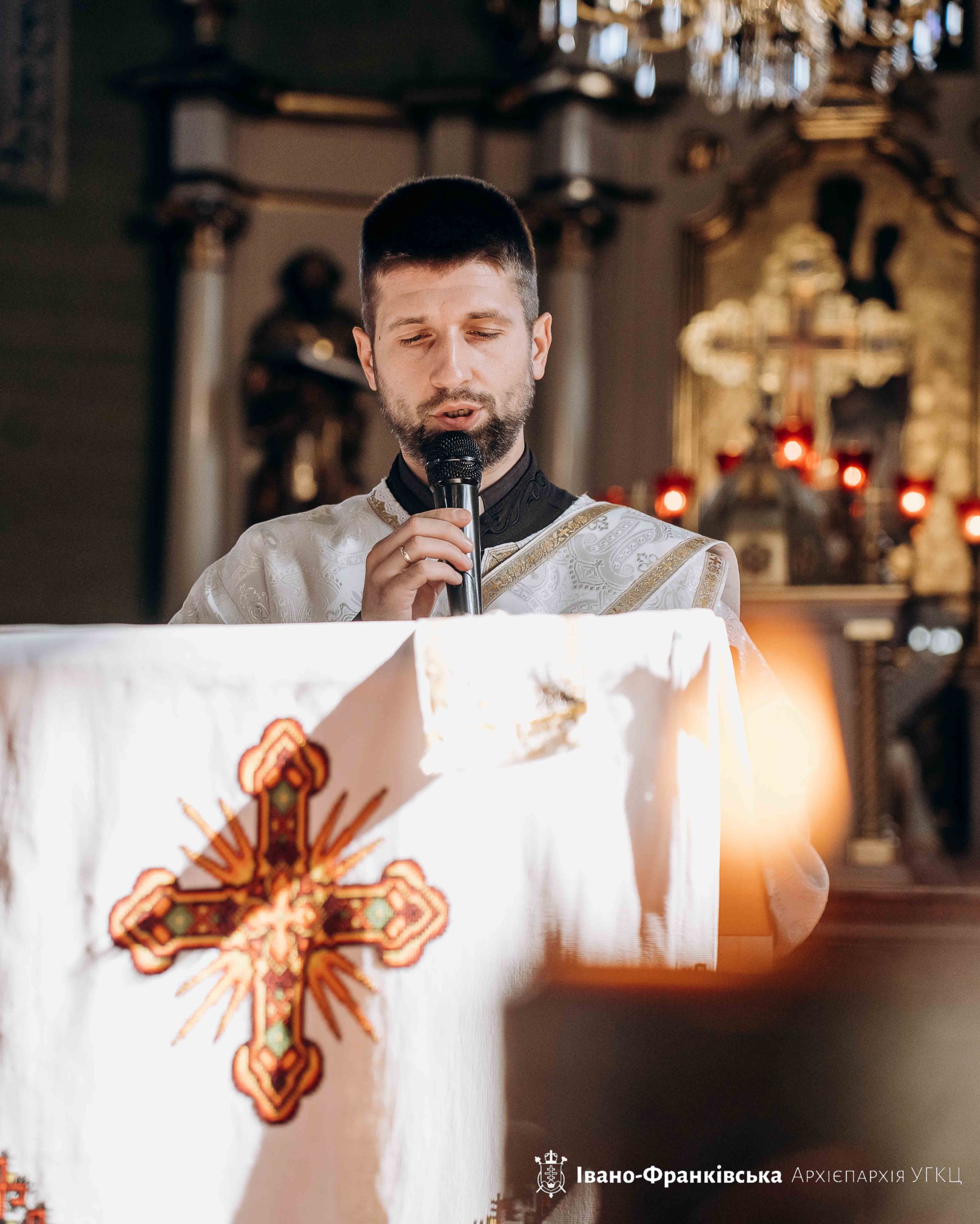 «Щасливі є ті люди, які своїми серцями стали подібні до доброї землі», – Митрополит Володимир у Солотвині «Щасливі є ті люди, які своїми серцями стали подібні до доброї землі», – Митрополит Володимир у Солотвині