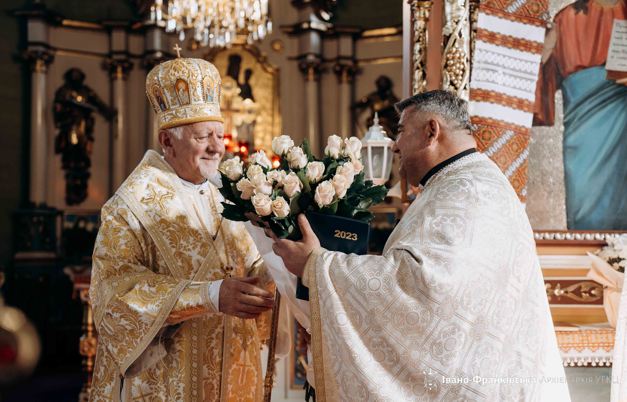 «Щасливі є ті люди, які своїми серцями стали подібні до доброї землі», – Митрополит Володимир у Солотвині «Щасливі є ті люди, які своїми серцями стали подібні до доброї землі», – Митрополит Володимир у Солотвині