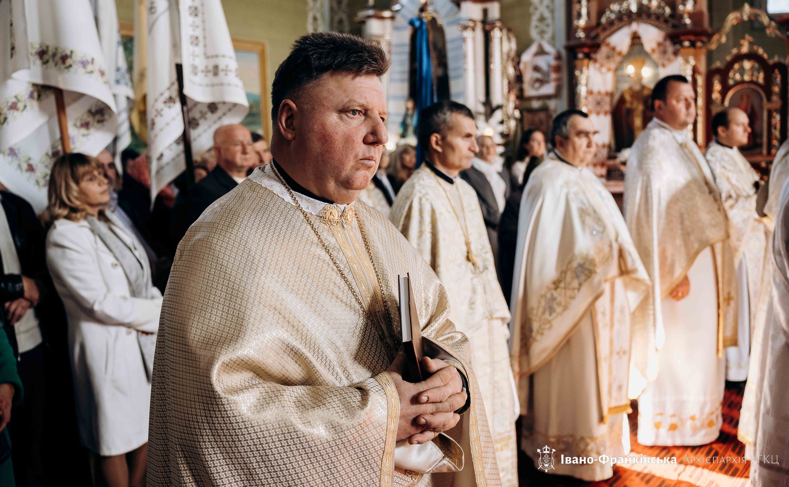 «Щасливі є ті люди, які своїми серцями стали подібні до доброї землі», – Митрополит Володимир у Солотвині «Щасливі є ті люди, які своїми серцями стали подібні до доброї землі», – Митрополит Володимир у Солотвині