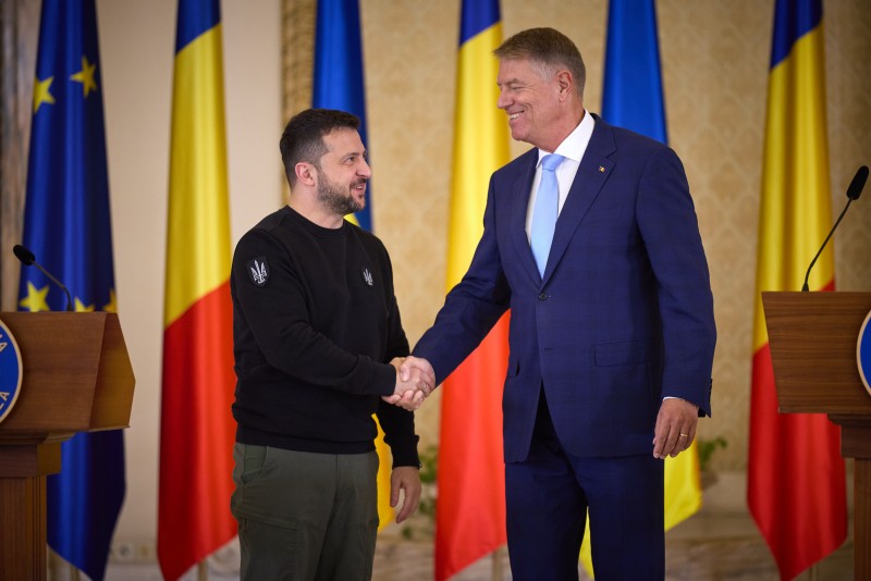Скоро запрацює «зерновий коридор» з України через Молдову в Румунію – Володимир Зеленський за результатами переговорів із Клаусом Йоханнісом у Бухаресті Скоро запрацює «зерновий коридор» з України через Молдову в Румунію – Володимир Зеленський за результатами переговорів із Клаусом Йоханнісом у Бухаресті