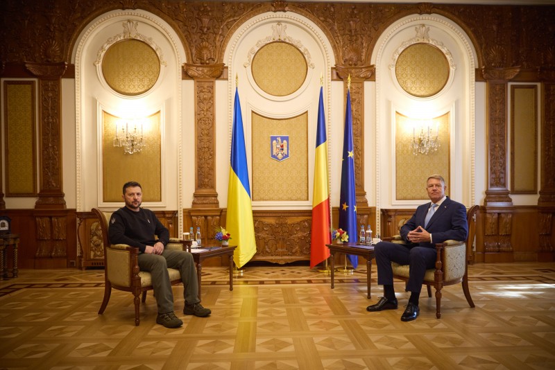 Скоро запрацює «зерновий коридор» з України через Молдову в Румунію – Володимир Зеленський за результатами переговорів із Клаусом Йоханнісом у Бухаресті Скоро запрацює «зерновий коридор» з України через Молдову в Румунію – Володимир Зеленський за результатами переговорів із Клаусом Йоханнісом у Бухаресті