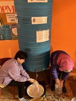 У прифронтових містах Донеччини УГКЦ забезпечує людей питною водою