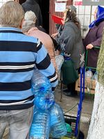 У прифронтових містах Донеччини УГКЦ забезпечує людей питною водою