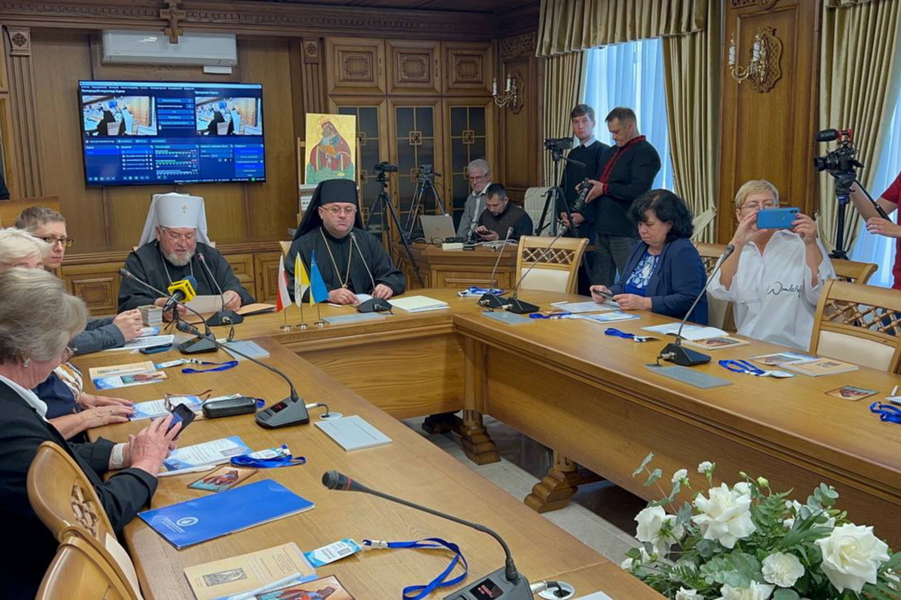 У Зарваниці триває Міжнародна конференція з нагоди 250-річчя коронації Почаївської Богородиці У Зарваниці триває Міжнародна конференція з нагоди 250-річчя коронації Почаївської Богородиці