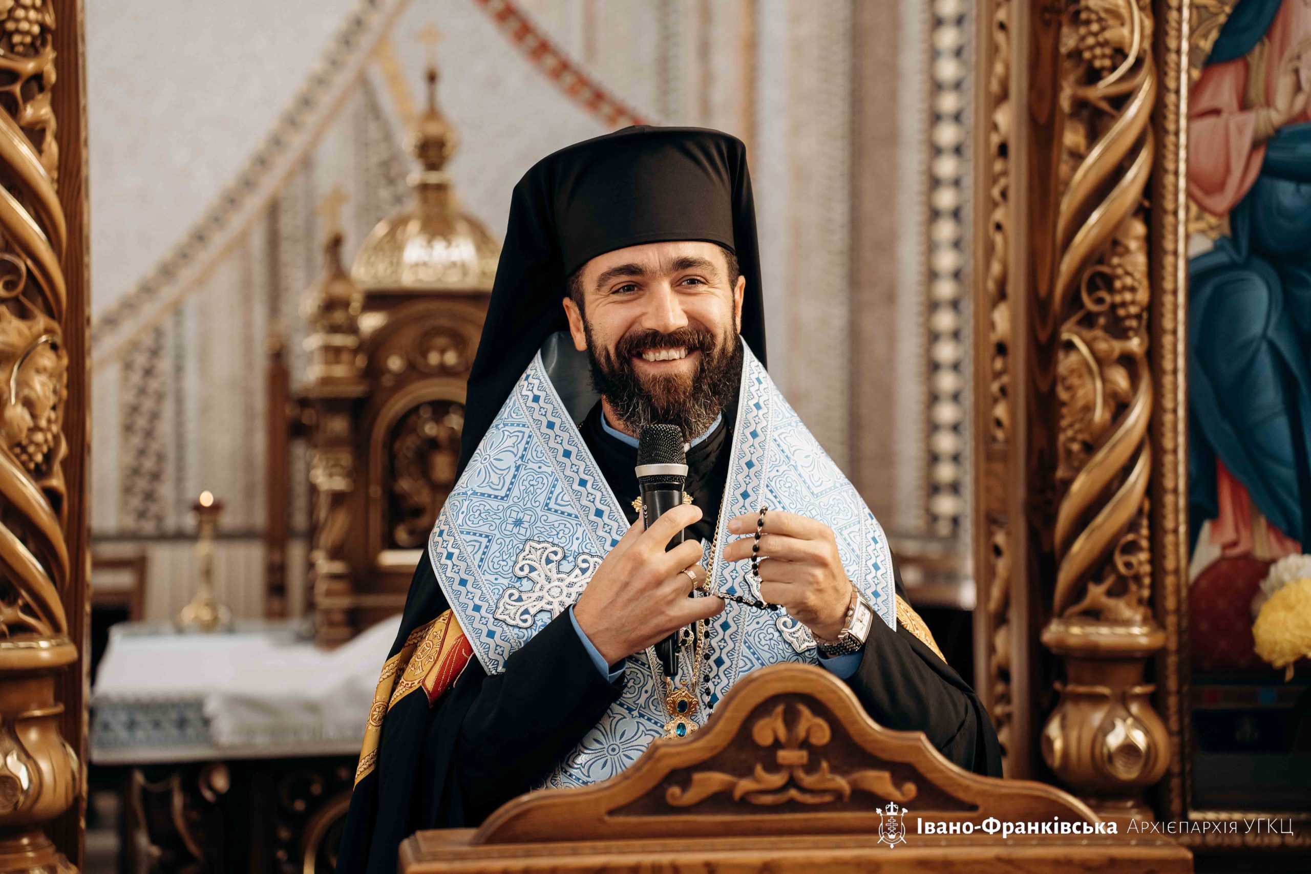 Учні Католицького ліцею єдналися у молитві на вервиці із Владикою Миколою Учні Католицького ліцею єдналися у молитві на вервиці із Владикою Миколою