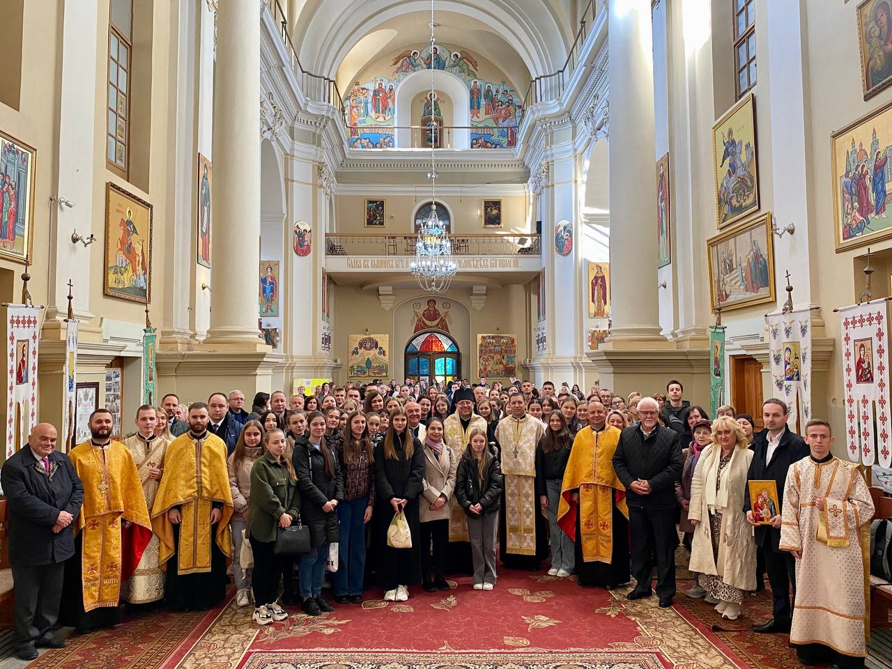 «Відроджуємо добру традицію — молитву студентів та викладачів в обідній час»,— Владика Володимир звершив молитву за медичний університет у храмі Пресвятої Трійці «Відроджуємо добру традицію — молитву студентів та викладачів в обідній час»,— Владика Володимир звершив молитву за медичний університет у храмі Пресвятої Трійці