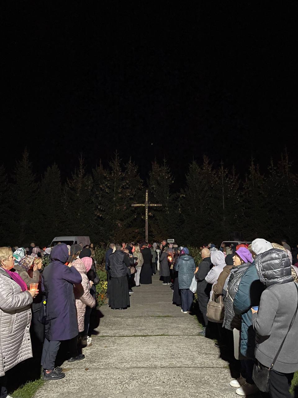 Владика Микола очолив Хресну дорогу у рамках “Святої місії” Владика Микола очолив Хресну дорогу у рамках “Святої місії”