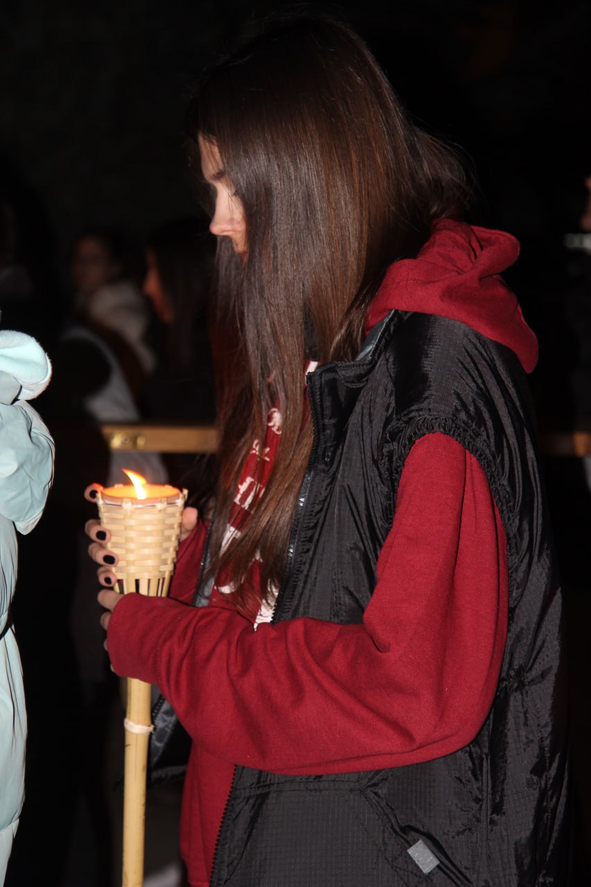 Владика Микола очолив Хресну дорогу у рамках “Святої місії” Владика Микола очолив Хресну дорогу у рамках “Святої місії”