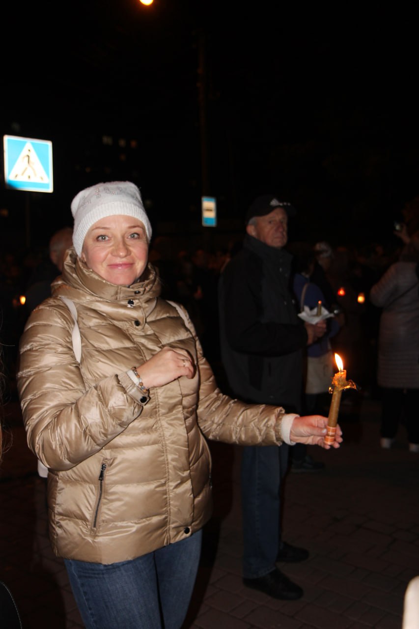 Владика Микола очолив Хресну дорогу у рамках “Святої місії” Владика Микола очолив Хресну дорогу у рамках “Святої місії”