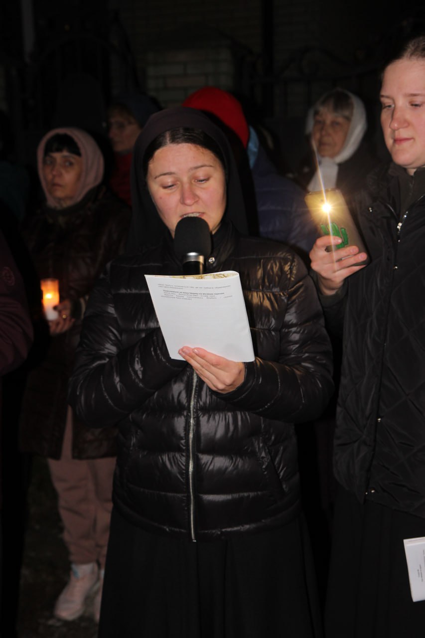 Владика Микола очолив Хресну дорогу у рамках “Святої місії” Владика Микола очолив Хресну дорогу у рамках “Святої місії”