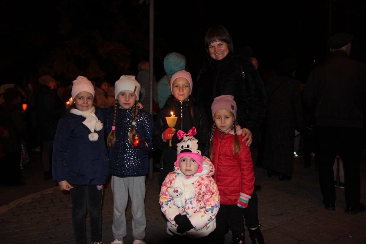 Владика Микола очолив Хресну дорогу у рамках “Святої місії” Владика Микола очолив Хресну дорогу у рамках “Святої місії”