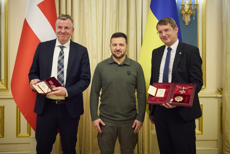 Володимир Зеленський зустрівся з міністром оборони Данії Володимир Зеленський зустрівся з міністром оборони Данії