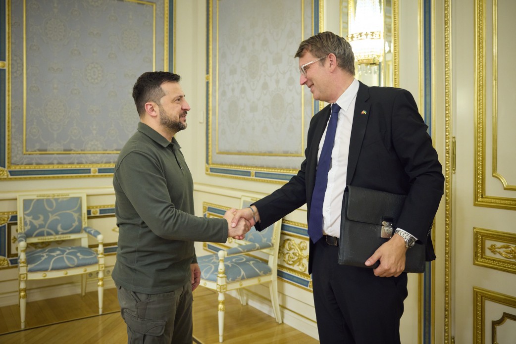 Володимир Зеленський зустрівся з міністром оборони Данії Володимир Зеленський зустрівся з міністром оборони Данії