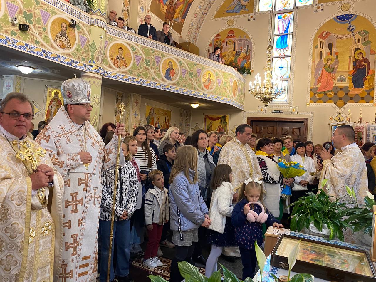 «Жертовна любов та молитва матері приносить багато добра»: Владика Володимир з нагоди 15-ліття “Матерів в молитві” на парафії Введення «Жертовна любов та молитва матері приносить багато добра»: Владика Володимир з нагоди 15-ліття “Матерів в молитві” на парафії Введення