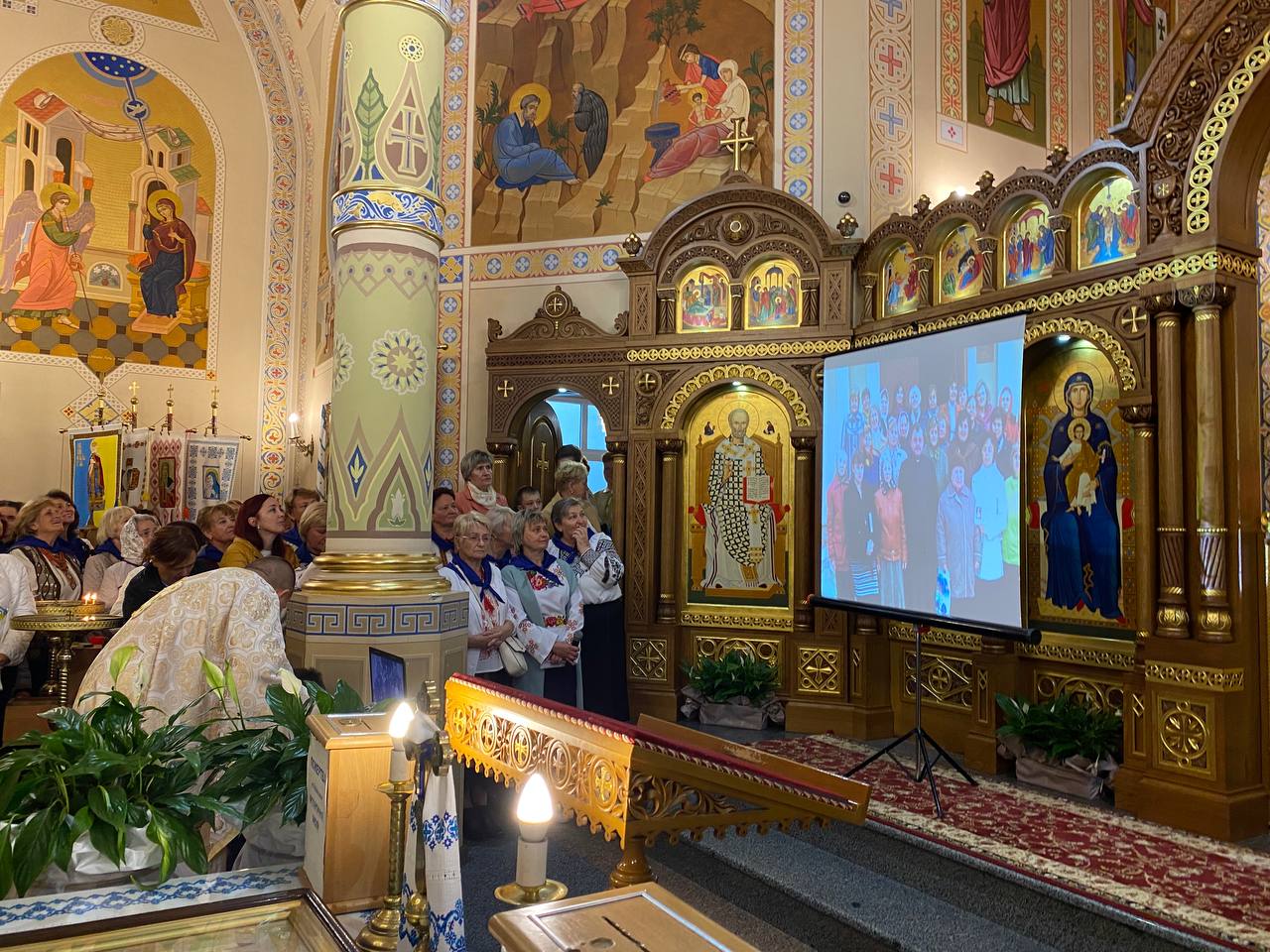 «Жертовна любов та молитва матері приносить багато добра»: Владика Володимир з нагоди 15-ліття “Матерів в молитві” на парафії Введення «Жертовна любов та молитва матері приносить багато добра»: Владика Володимир з нагоди 15-ліття “Матерів в молитві” на парафії Введення