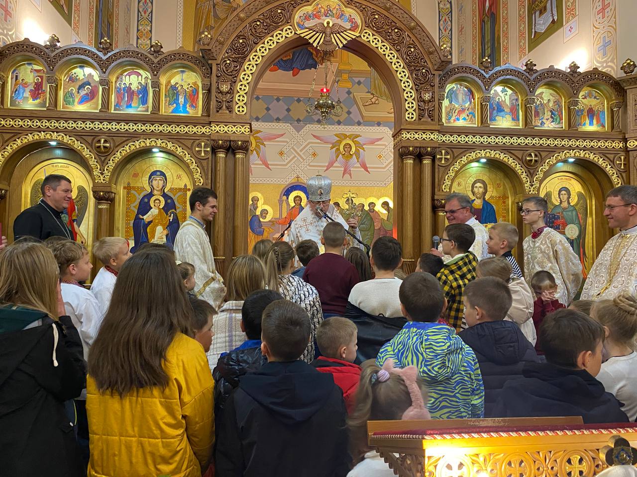 «Жертовна любов та молитва матері приносить багато добра»: Владика Володимир з нагоди 15-ліття “Матерів в молитві” на парафії Введення «Жертовна любов та молитва матері приносить багато добра»: Владика Володимир з нагоди 15-ліття “Матерів в молитві” на парафії Введення