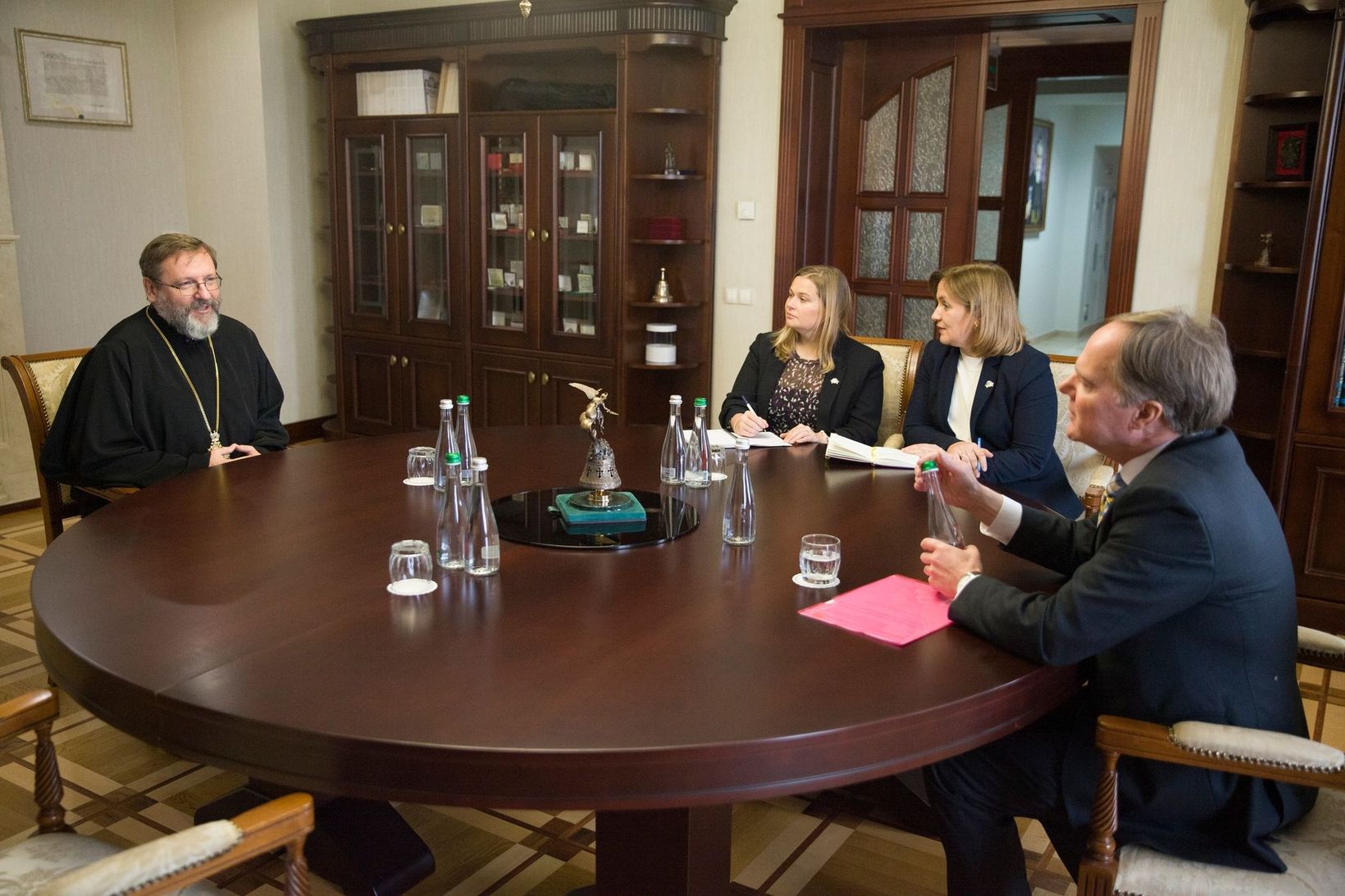 Блаженніший Святослав зустрівся з Послом Великобританії в Україні Блаженніший Святослав зустрівся з Послом Великобританії в Україні