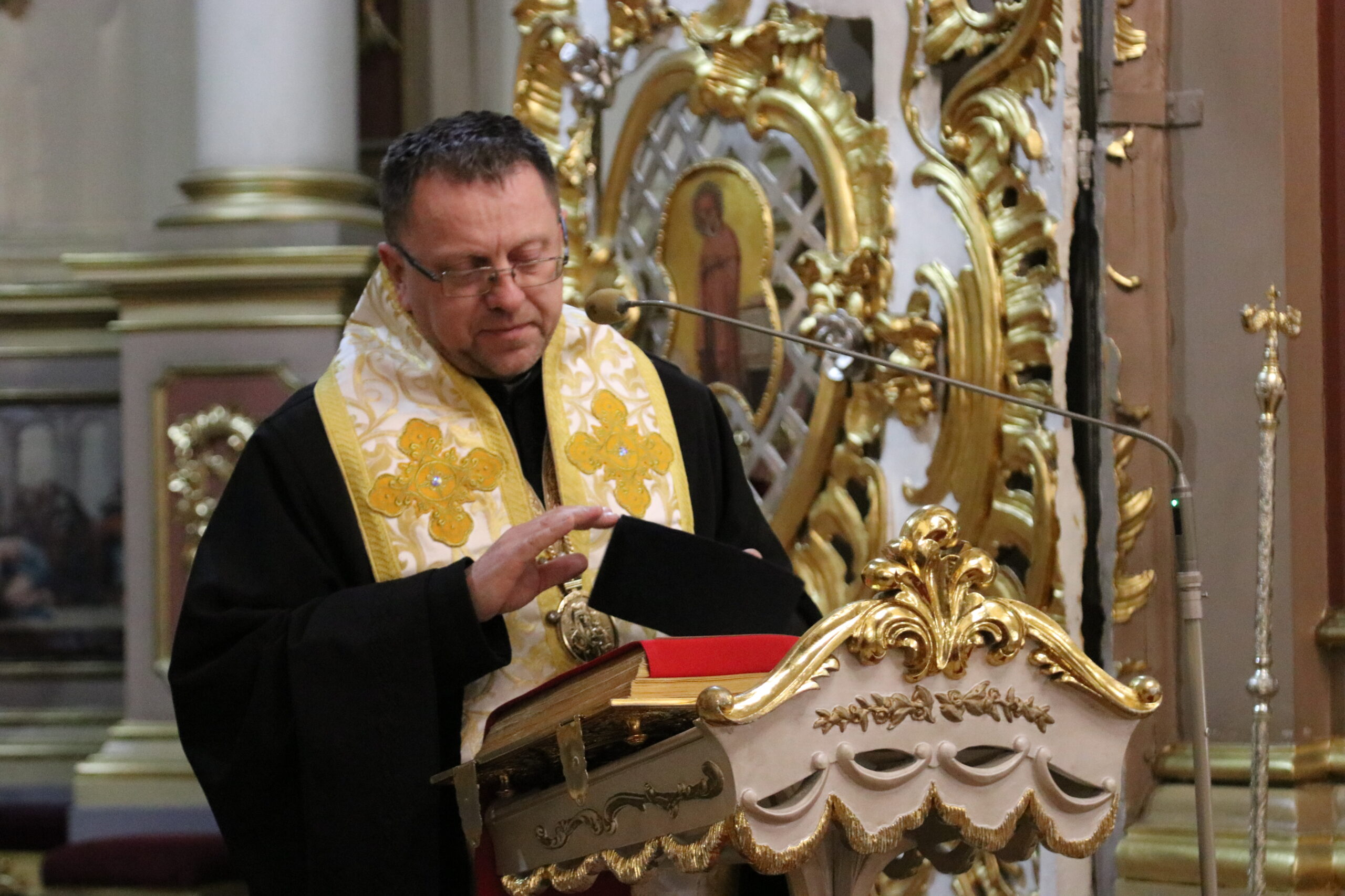 «Якою людиною є я?»: роздумували медики у перший понеділок листопада під час традиційних вечірніх чувань в Архикатедрі «Якою людиною є я?»: роздумували медики у перший понеділок листопада під час традиційних вечірніх чувань в Архикатедрі