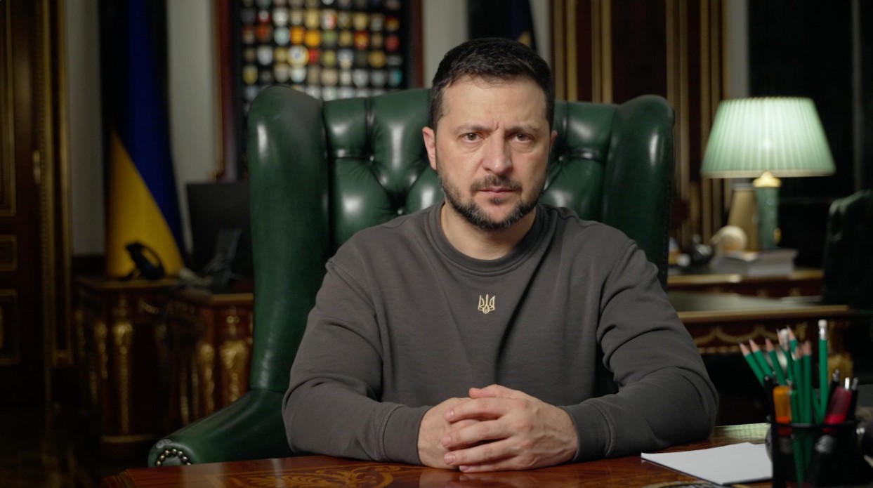 Кожен наш воїн, який тримає позиції під Авдіївкою, заслуговує на нашу надзвичайну вдячність – звернення Президента України Кожен наш воїн, який тримає позиції під Авдіївкою, заслуговує на нашу надзвичайну вдячність – звернення Президента України