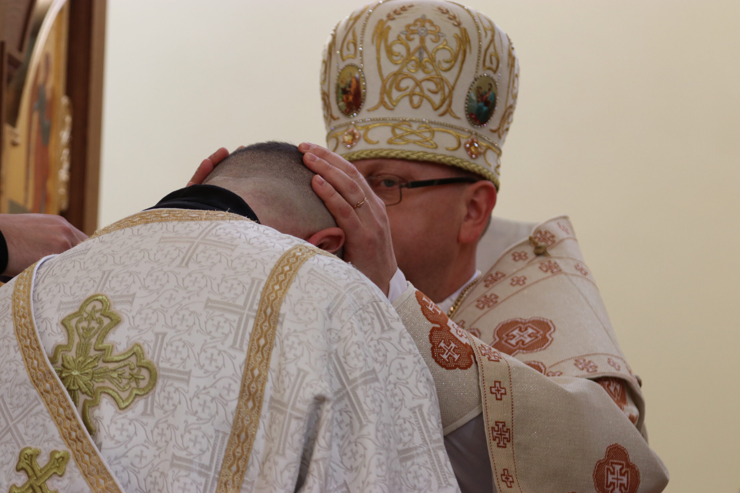 «Нехай Бог йому товаришує молитвами св. Матея»: Владика Володимир звершив священниче рукоположення Мирослава Сольського «Нехай Бог йому товаришує молитвами св. Матея»: Владика Володимир звершив священниче рукоположення Мирослава Сольського