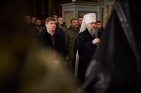 Релігійні лідери разом із&nbsp;військово-політичним керівництвом України помолилися за&nbsp;жертв Голодомору в&nbsp;Києво-Печерській лаврі