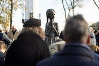 Релігійні лідери разом з&nbsp;військово-політичним керівництвом України помолилися за&nbsp;жертв Голодомору в&nbsp;Києво-Печерській лаврі