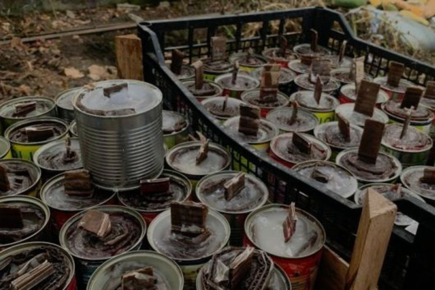 У Тернопільській вищій духовній семінарії виготовили понад 1000 окопних свічок для військових