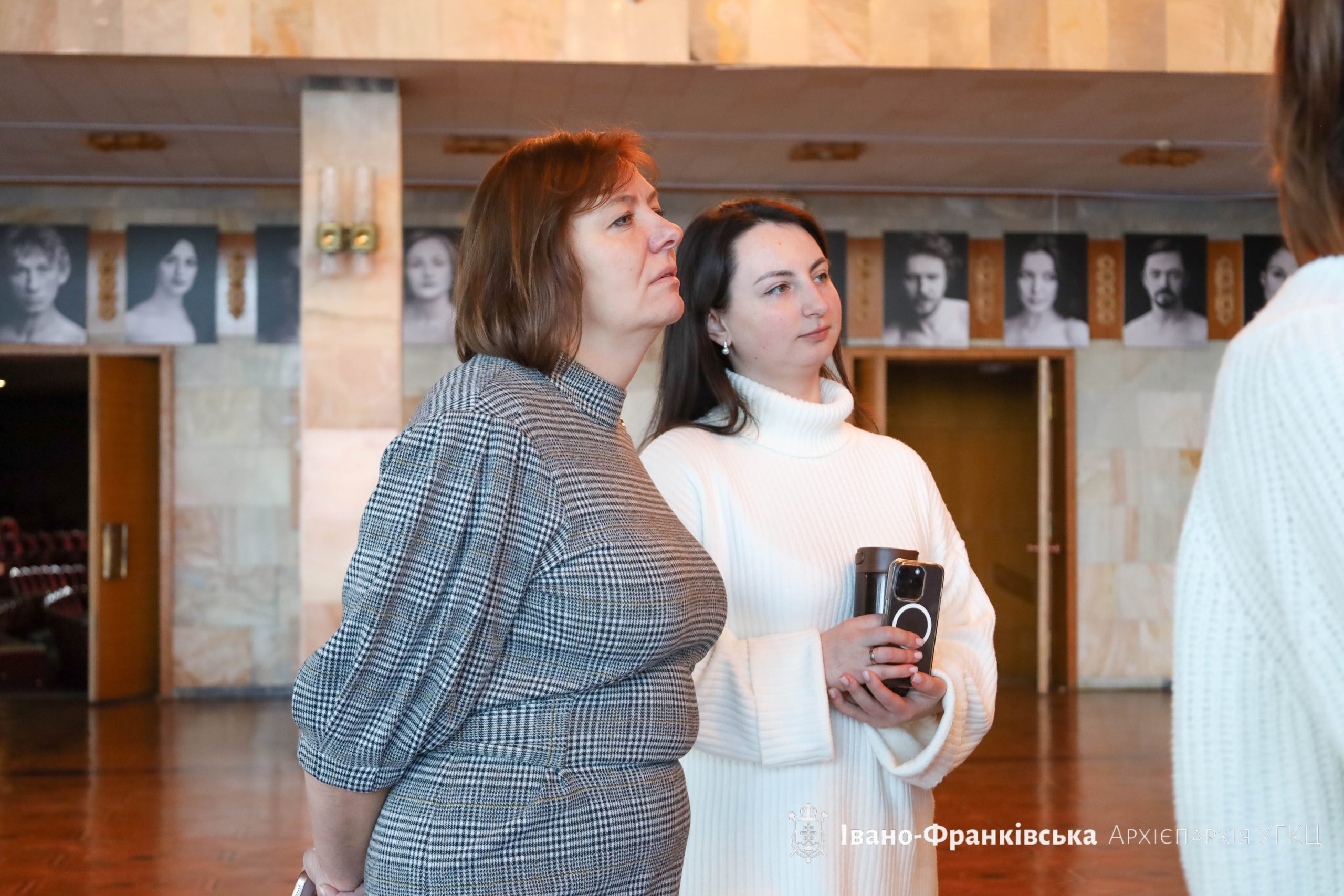 В Івано-Франківському драмтеатрі мальтійці відкрили другу виставку дитячих малюнків В Івано-Франківському драмтеатрі мальтійці відкрили другу виставку дитячих малюнків