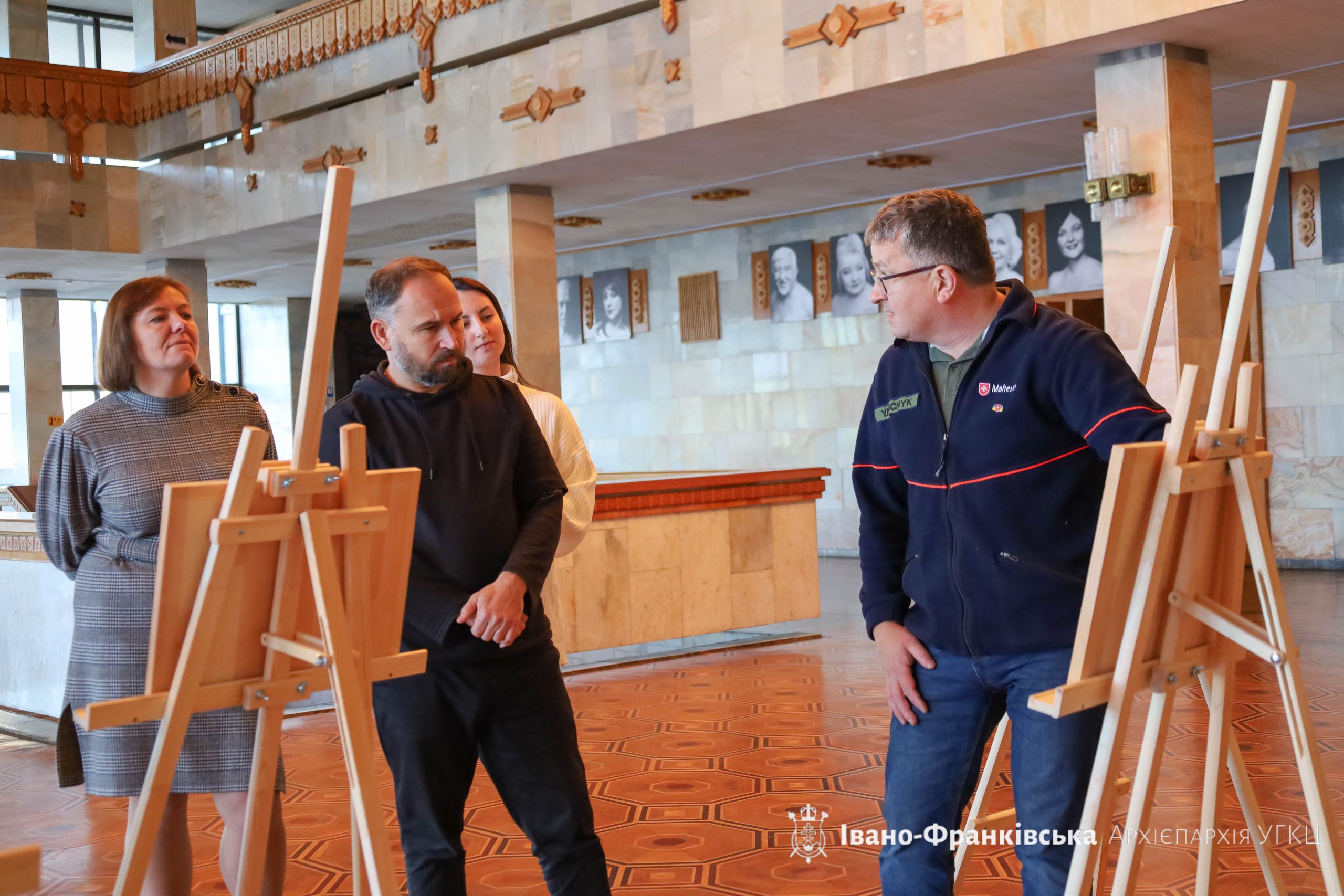 В Івано-Франківському драмтеатрі мальтійці відкрили другу виставку дитячих малюнків В Івано-Франківському драмтеатрі мальтійці відкрили другу виставку дитячих малюнків