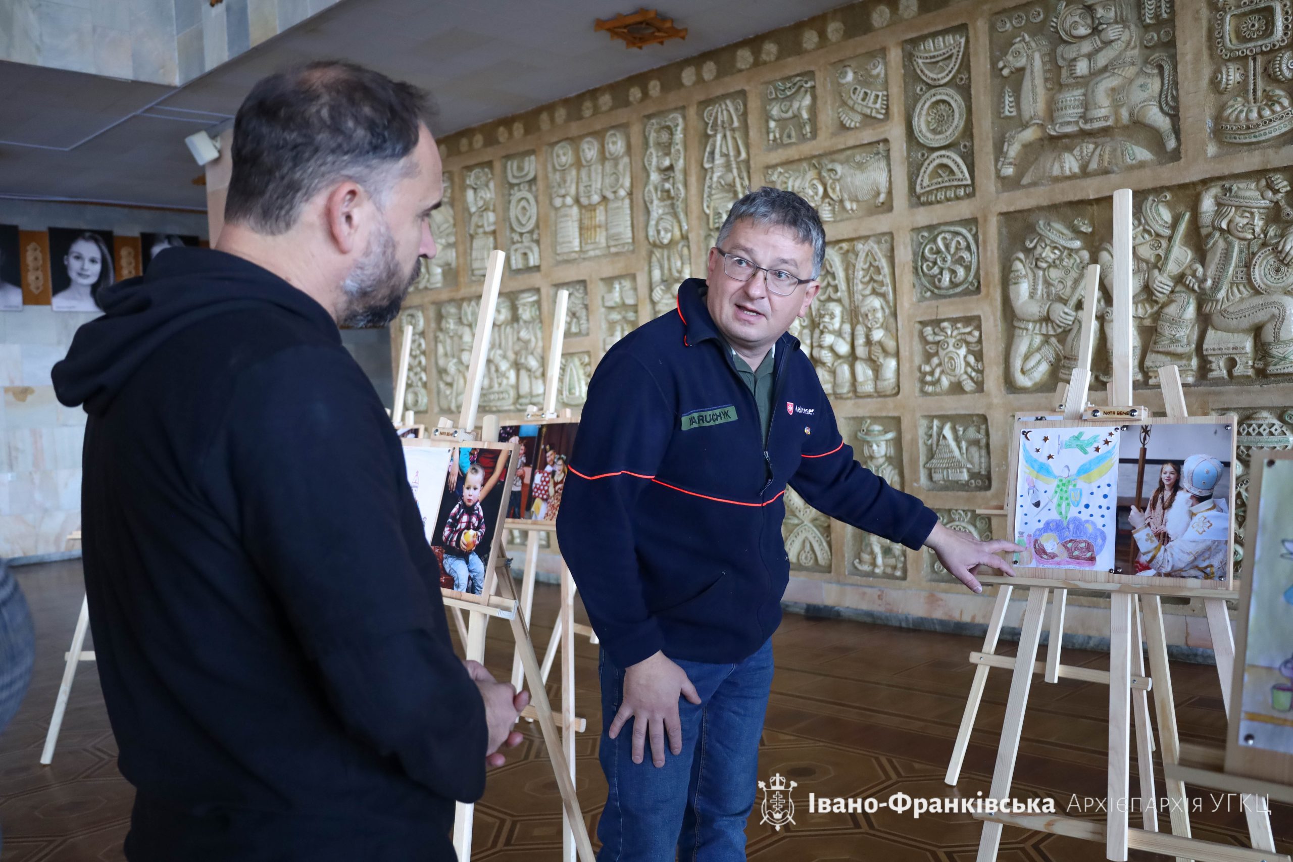 В Івано-Франківському драмтеатрі мальтійці відкрили другу виставку дитячих малюнків В Івано-Франківському драмтеатрі мальтійці відкрили другу виставку дитячих малюнків