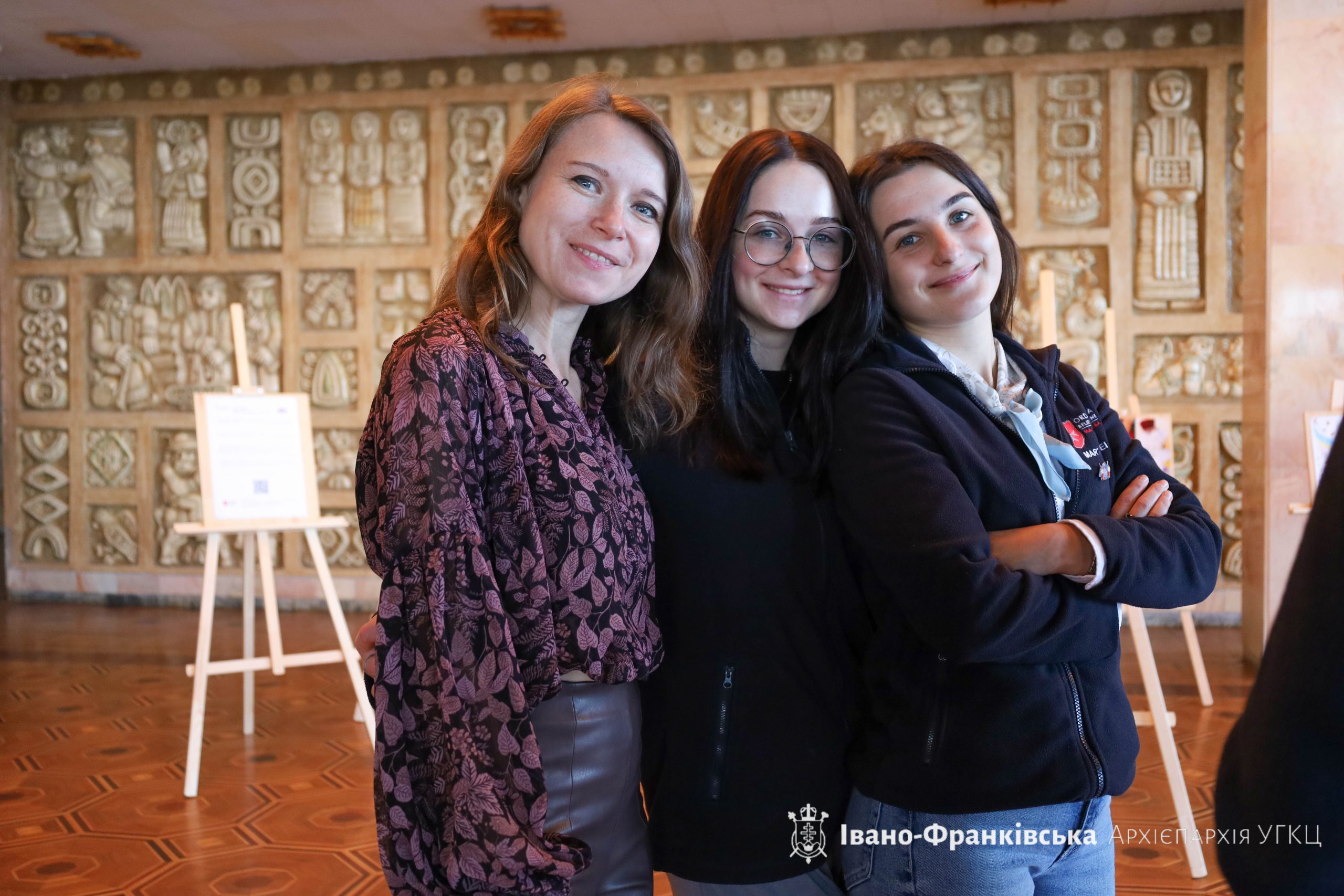 В Івано-Франківському драмтеатрі мальтійці відкрили другу виставку дитячих малюнків В Івано-Франківському драмтеатрі мальтійці відкрили другу виставку дитячих малюнків