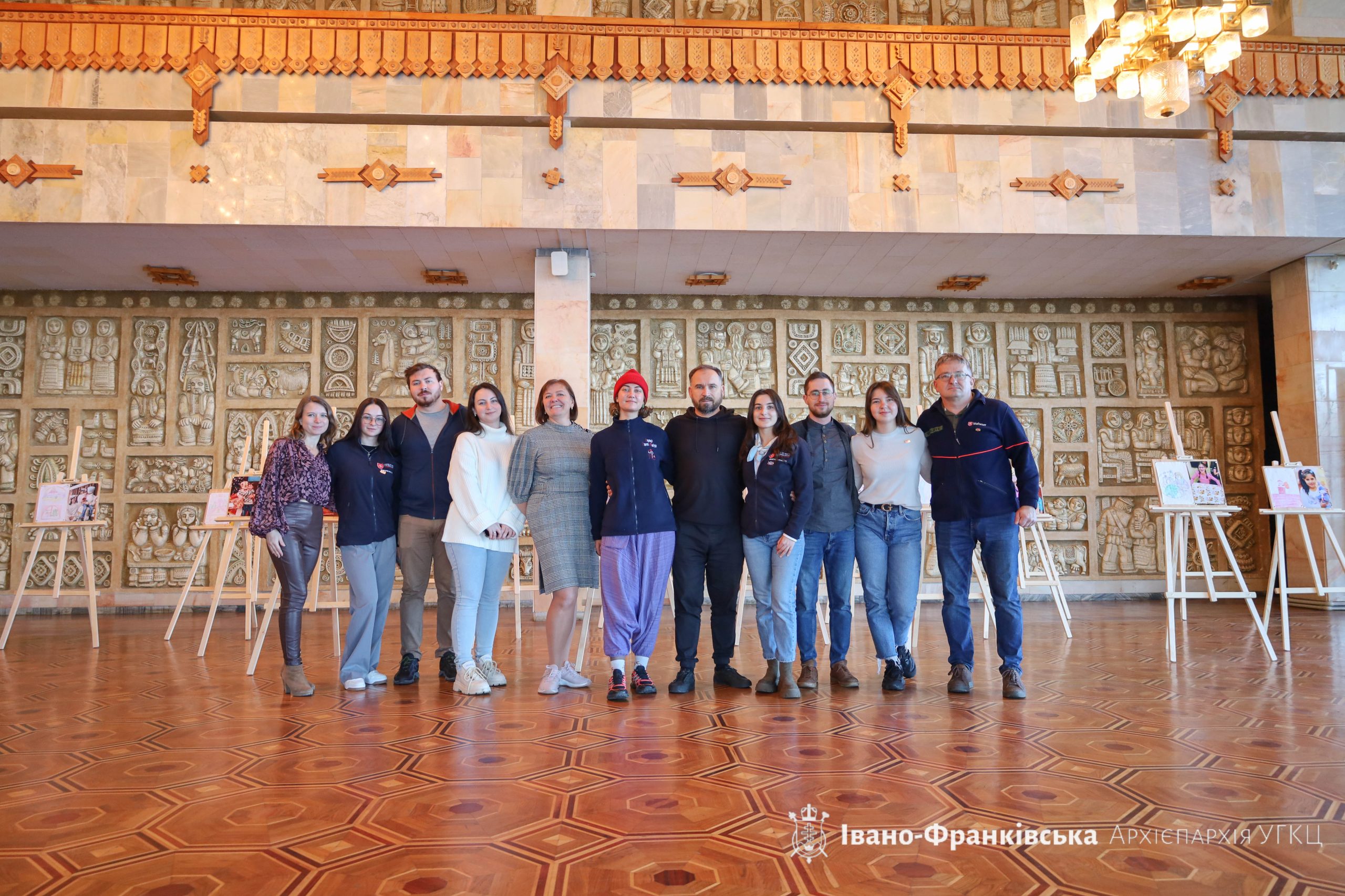 В Івано-Франківському драмтеатрі мальтійці відкрили другу виставку дитячих малюнків В Івано-Франківському драмтеатрі мальтійці відкрили другу виставку дитячих малюнків