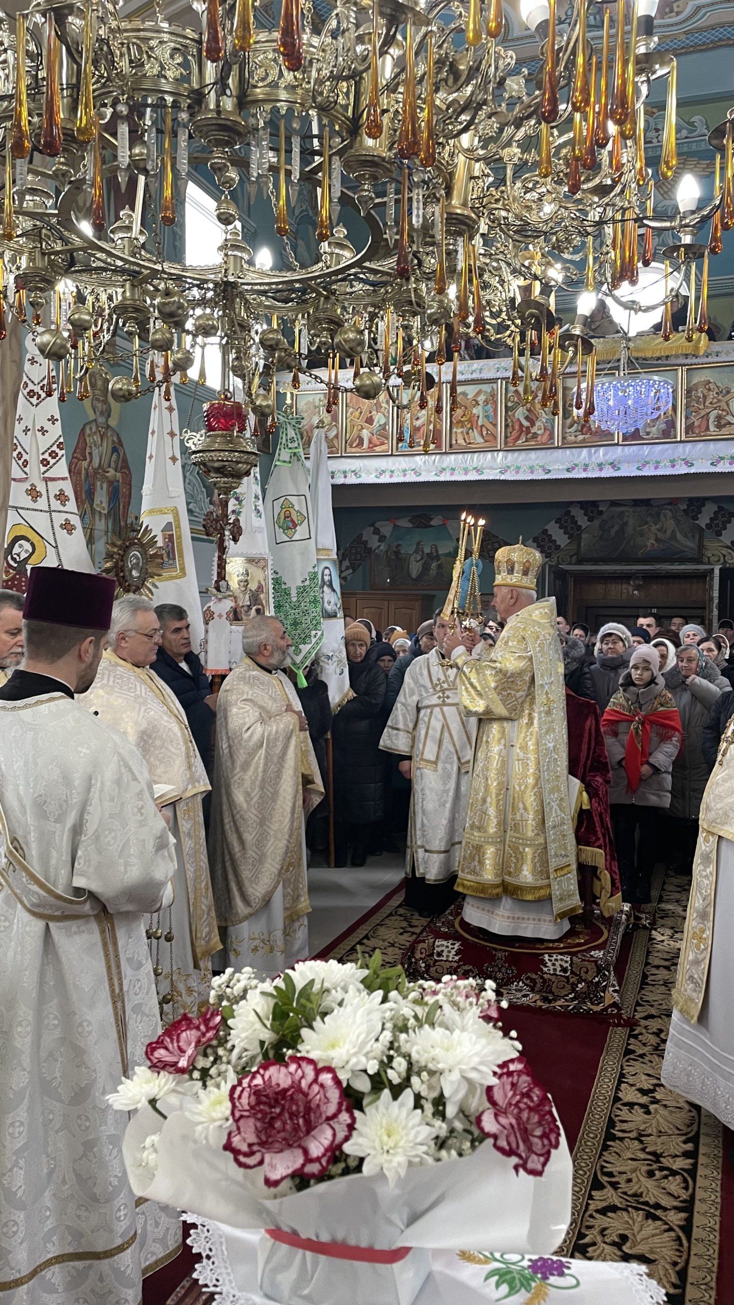 «Вчімося відкривати своє серце для милосердя», — Митрополит Володимир у Негівцях «Вчімося відкривати своє серце для милосердя», — Митрополит Володимир у Негівцях