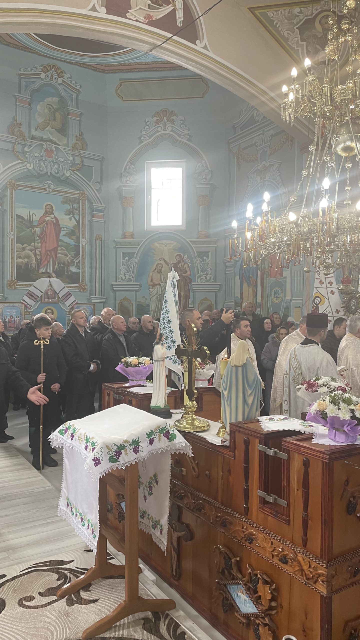 «Вчімося відкривати своє серце для милосердя», — Митрополит Володимир у Негівцях «Вчімося відкривати своє серце для милосердя», — Митрополит Володимир у Негівцях