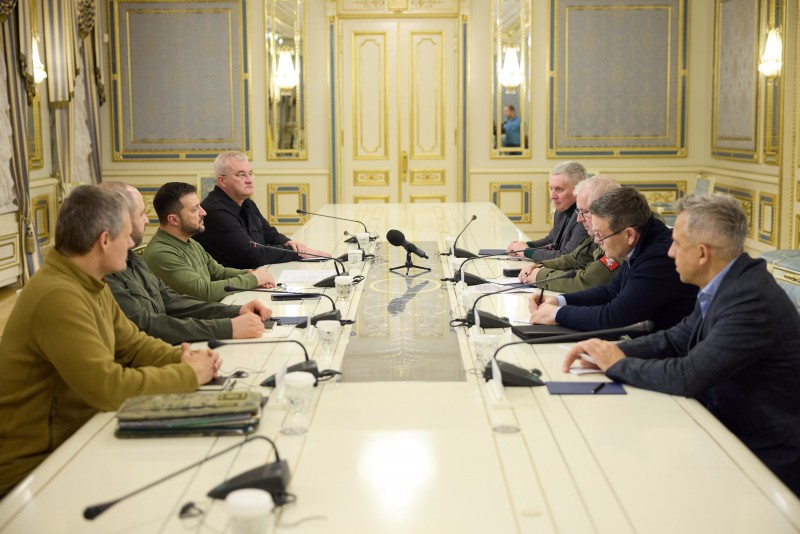 Володимир Зеленський зустрівся з міністром оборони Литви Володимир Зеленський зустрівся з міністром оборони Литви