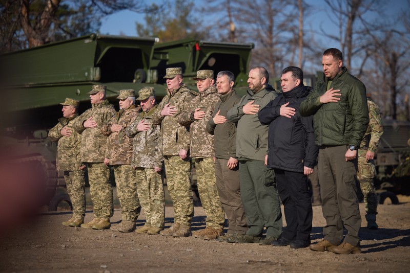 З нагоди Дня ракетних військ і артилерії та Дня інженерних військ Володимир Зеленський вручив державні нагороди захисникам України З нагоди Дня ракетних військ і артилерії та Дня інженерних військ Володимир Зеленський вручив державні нагороди захисникам України