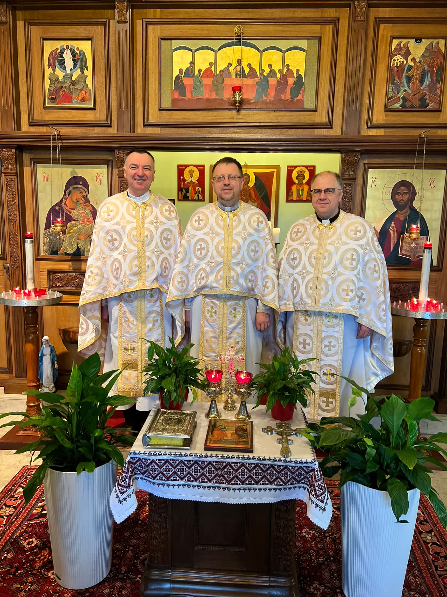 «”Жива” парафія, лікарня та зустріч з військовим»: Владика Володимир відвідав громаду УГКЦ у Ганновері «”Жива” парафія, лікарня та зустріч з військовим»: Владика Володимир відвідав громаду УГКЦ у Ганновері