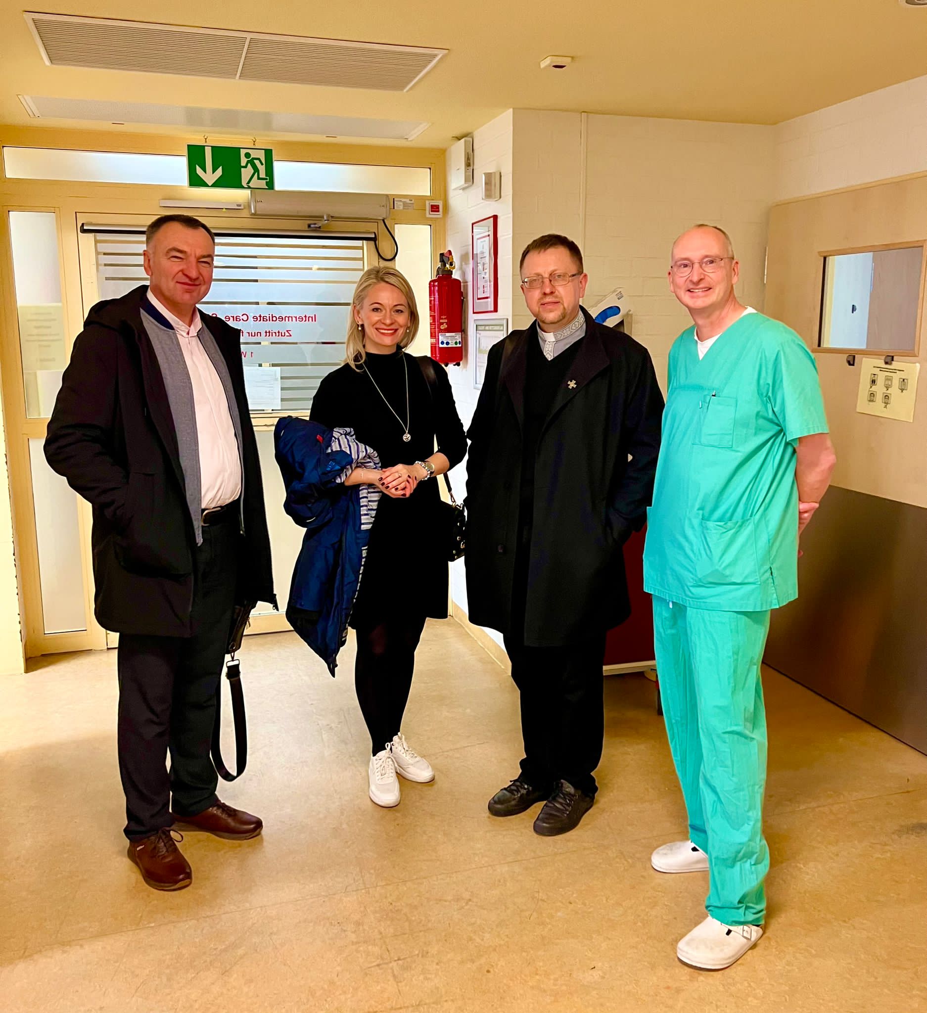 «”Жива” парафія, лікарня та зустріч з військовим»: Владика Володимир відвідав громаду УГКЦ у Ганновері «”Жива” парафія, лікарня та зустріч з військовим»: Владика Володимир відвідав громаду УГКЦ у Ганновері