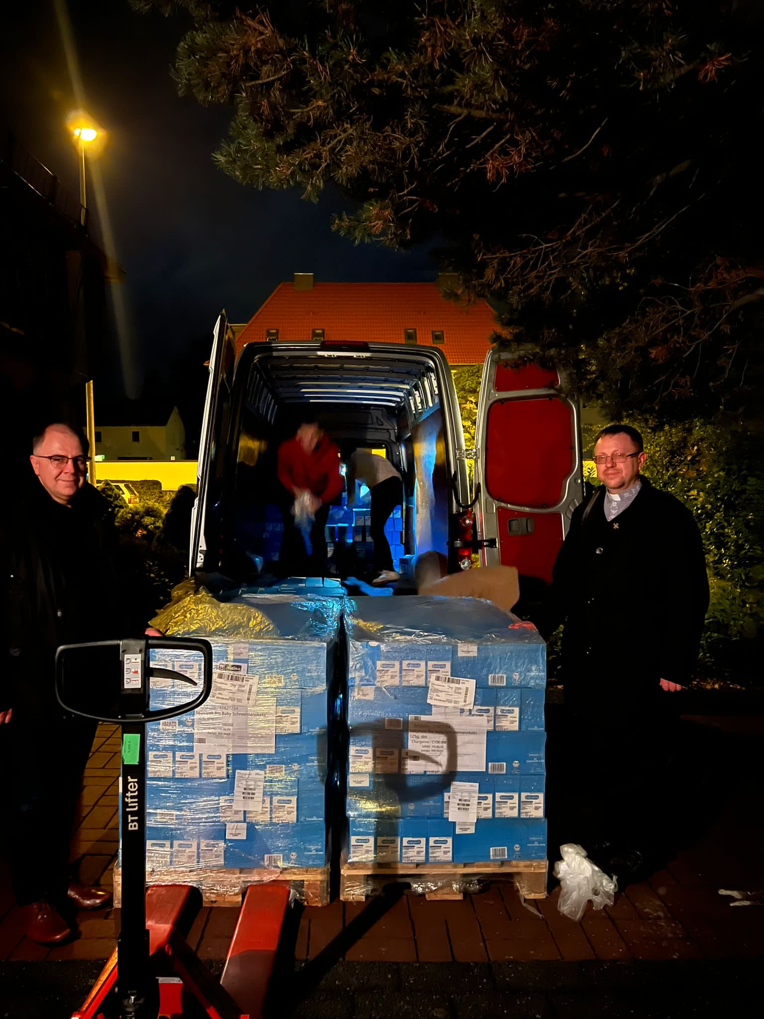 «”Жива” парафія, лікарня та зустріч з військовим»: Владика Володимир відвідав громаду УГКЦ у Ганновері «”Жива” парафія, лікарня та зустріч з військовим»: Владика Володимир відвідав громаду УГКЦ у Ганновері