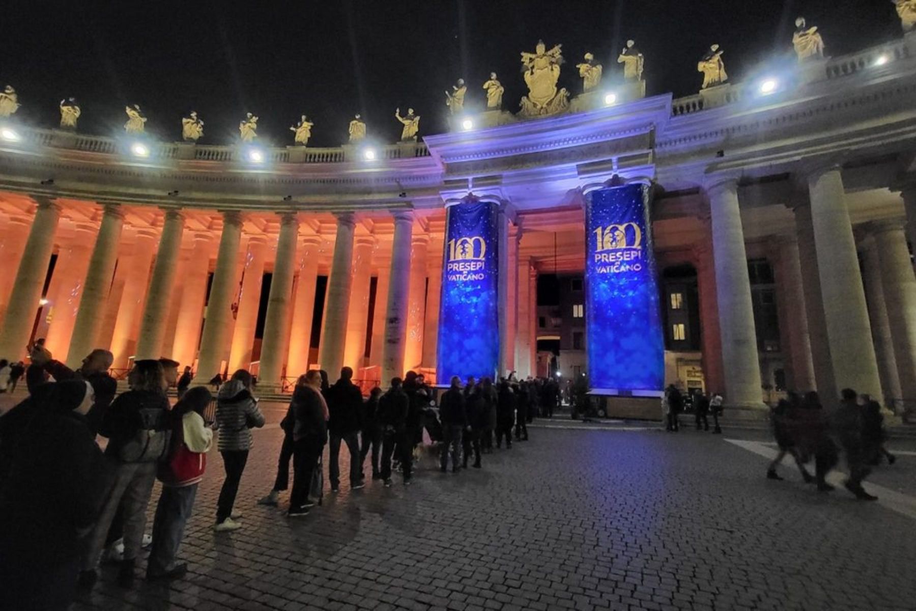 &laquo;100&nbsp;вертепів у&nbsp;Ватикані&raquo;: яворівська шопка та&nbsp;статуя Пресвятої родини італійського митця презентують українські традиції