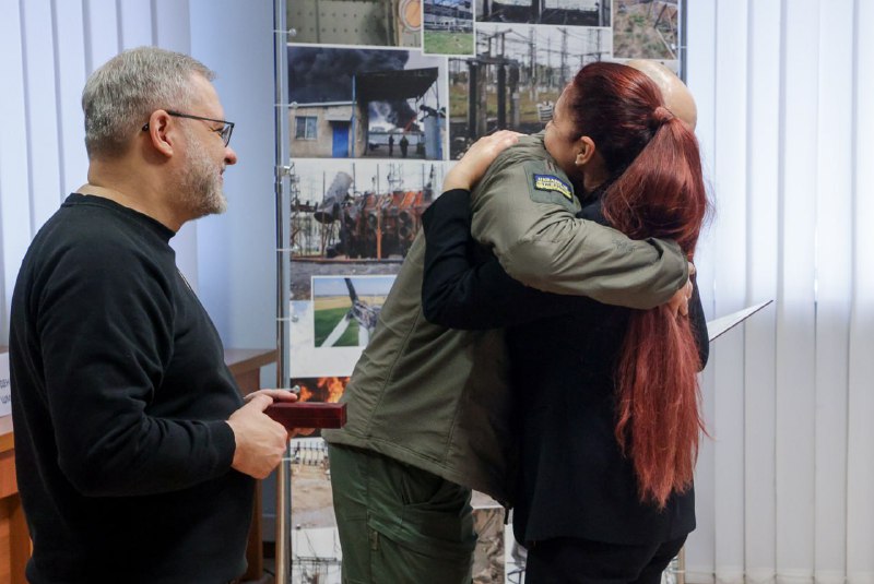 Енергетики — незламні, невтомні, сильні люди.
Сьогодні з Президентом Володимиром Зеленським привітали з професійним... Енергетики — незламні, невтомні, сильні люди.
Сьогодні з Президентом Володимиром Зеленським привітали з професійним...
