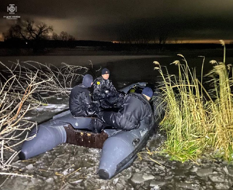 UPD. На жаль, дива не сталося. Тіло дитини знайшли в заплаві р. Ірпінь неподалік його будинку. UPD. На жаль, дива не сталося. Тіло дитини знайшли в заплаві р. Ірпінь неподалік його будинку.