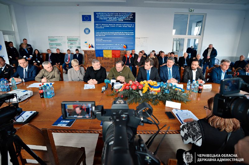 🤝Працюємо над збільшенням пропускної здатності КПП «Порубне - Сірет».
💬Обговорили це питання разом з головою... 🤝Працюємо над збільшенням пропускної здатності КПП «Порубне - Сірет».
💬Обговорили це питання разом з головою...