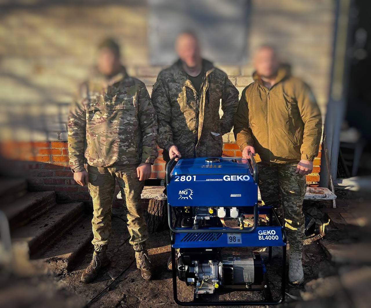 Антикризовий координаційний центр Івано-Франківської Архієпархії УГКЦ передав генератори для Захисників Антикризовий координаційний центр Івано-Франківської Архієпархії УГКЦ передав генератори для Захисників