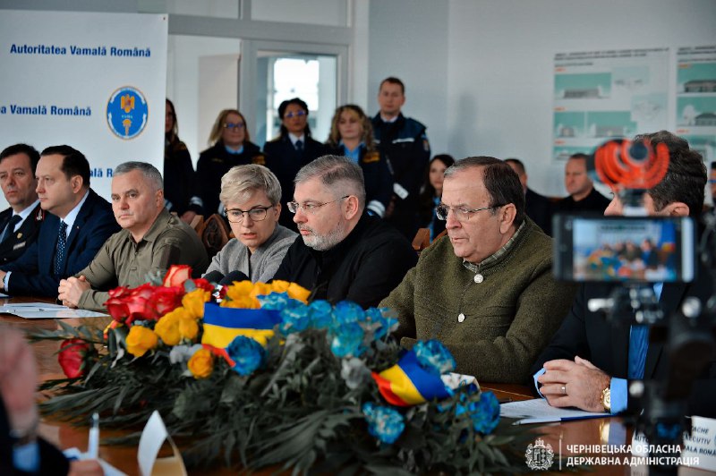🤝Працюємо над збільшенням пропускної здатності КПП «Порубне - Сірет».
💬Обговорили це питання разом з головою... 🤝Працюємо над збільшенням пропускної здатності КПП «Порубне - Сірет».
💬Обговорили це питання разом з головою...