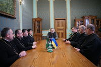 Члени Постійного Синоду УГКЦ зустрілися з&nbsp;головою Чернівецької ОВА